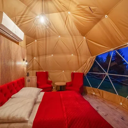 Diamond Glamp & Jacuzzi *