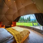 Luksusowy namiot Diamond Glamp&jacuzzi - - Widok Na Góry