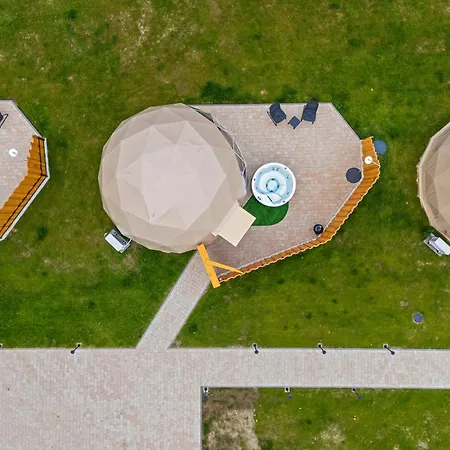 Diamond Glamp & Jacuzzi *