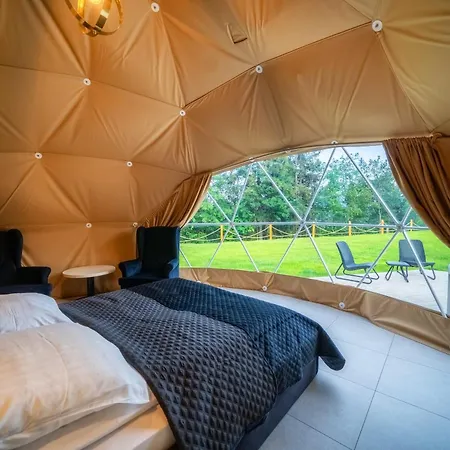 Diamond Glamp & Jacuzzi *