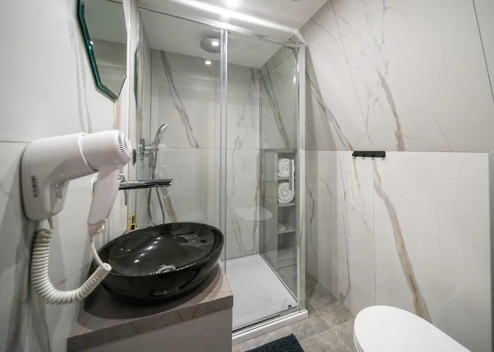 Diamond Glamp & Jacuzzi *