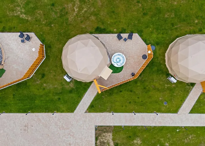 Diamond Glamp & Jacuzzi *