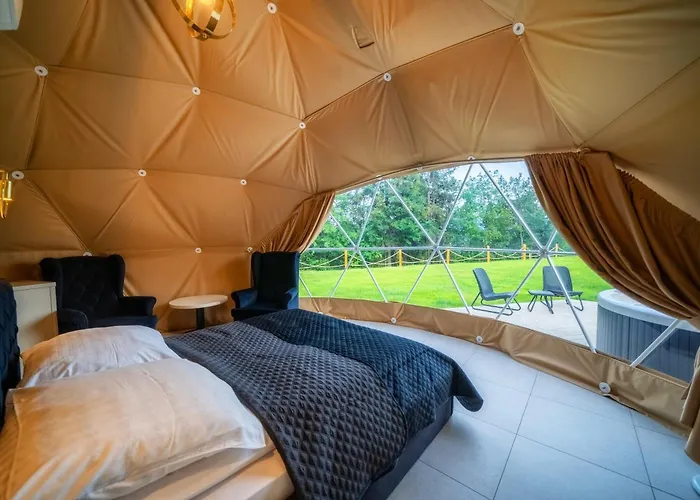 Diamond Glamp & Jacuzzi *