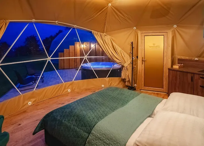 Diamond Glamp & Jacuzzi *