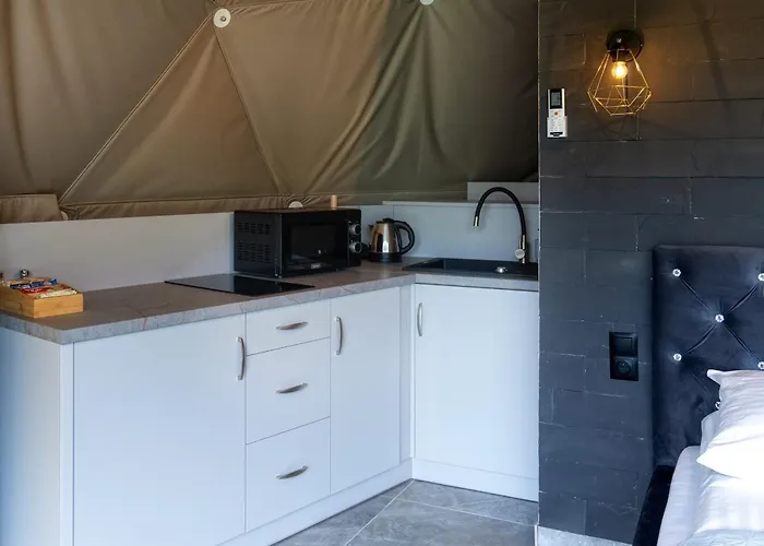 Diamond Glamp & Jacuzzi خيمة فخمة زاكوباني